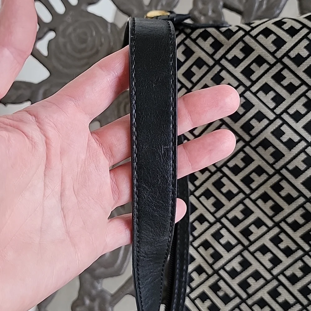 Vintage Tommy Hilfiger Shoulder Purse